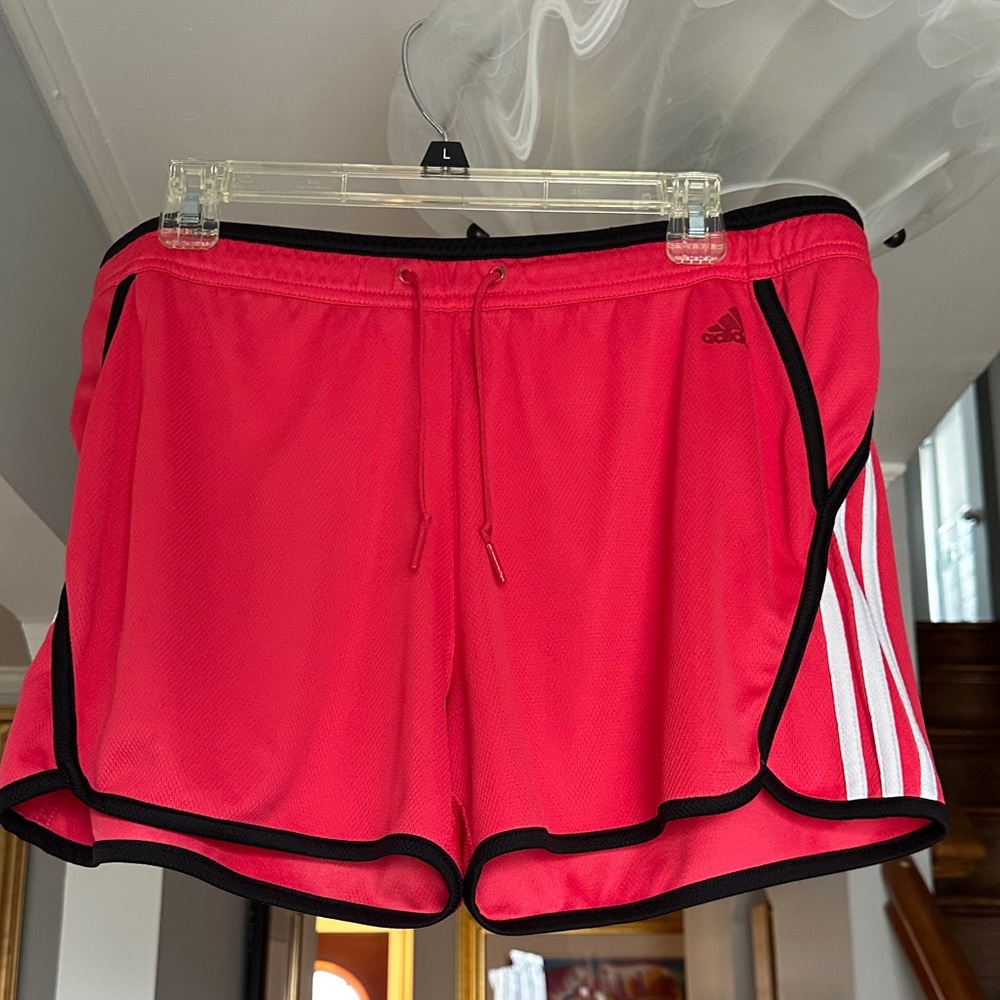 🌺 Adidas Women's Pink Athletic Shorts with Black Trim Sz M